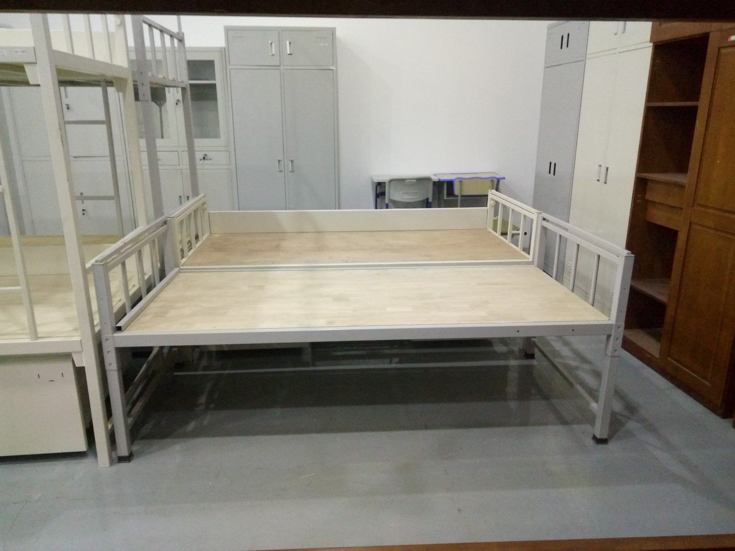 Bunk Bed With Portable Study Table